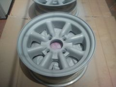 Closeup of one of the primed rims.