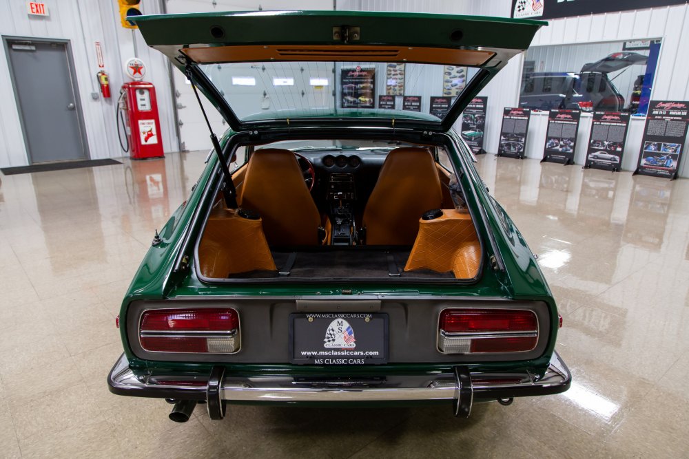 1971_datsun_240z_15786983914a6f7f52ae3f2