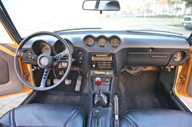 1971_datsun_240z_1579036030f66e7dff9f987