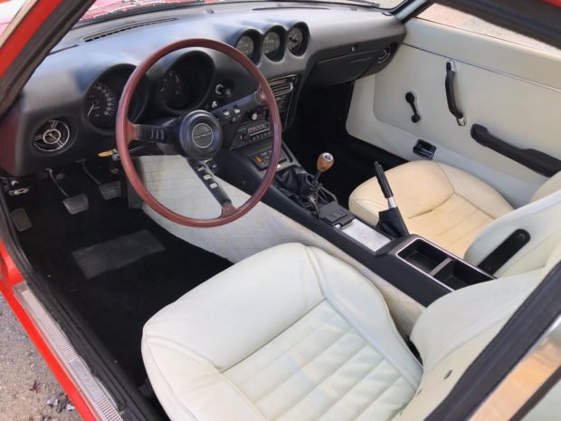 1972_datsun_240z_1565548293ef66e7dff9f98