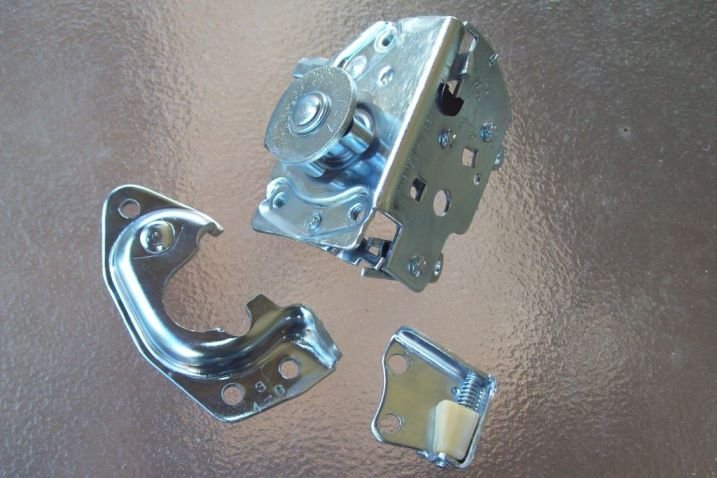 Door%20latch%202s_zpsrk8ny1cs.jpg