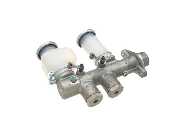 46010-e4602-240z-brake-master-cylinder.j