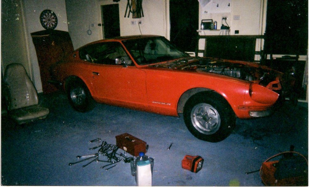 73-240z-Stripping-it-down.jpg