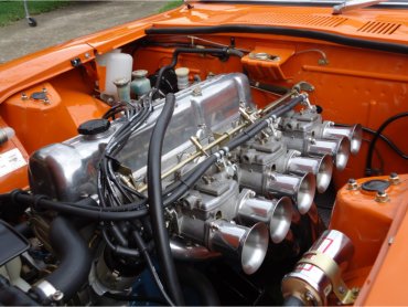 Datsun-240Z-engine-m.jpg