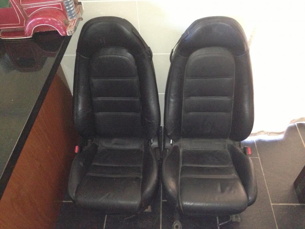 Fd_Rx7_Leather_Seats_6769718.jpg