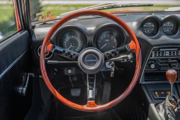 1972_datsun_240z_15894985656f2819938a7DS