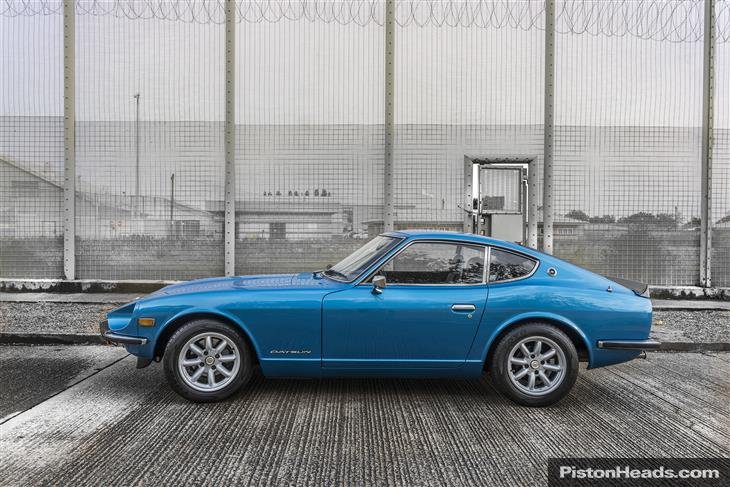 datsun-240z-S1825117-2.jpg