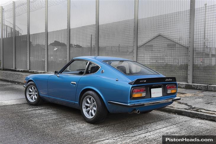 datsun-240z-S1825117-3.jpg