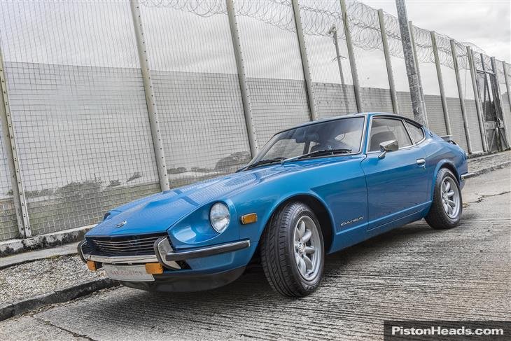 datsun-240z-S1825117-5.jpg