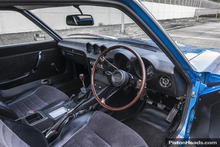 datsun-240z-S1825117-6.jpg