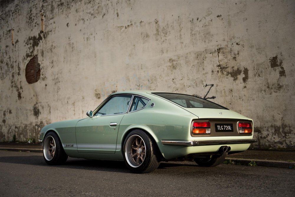 datsun-240z-S3535464-1.jpg