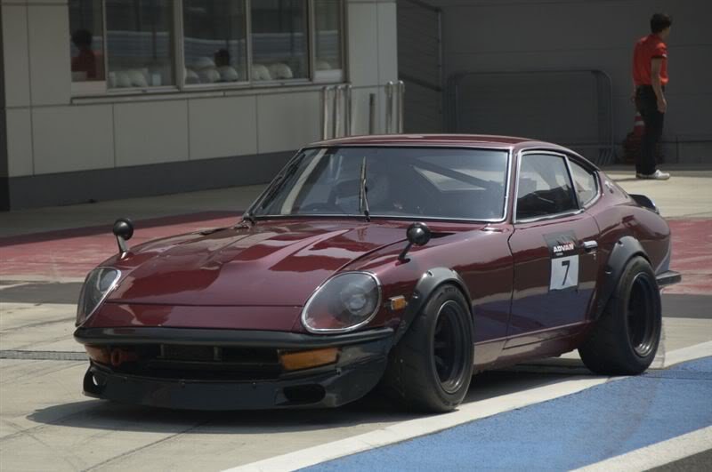 red-240z.jpg