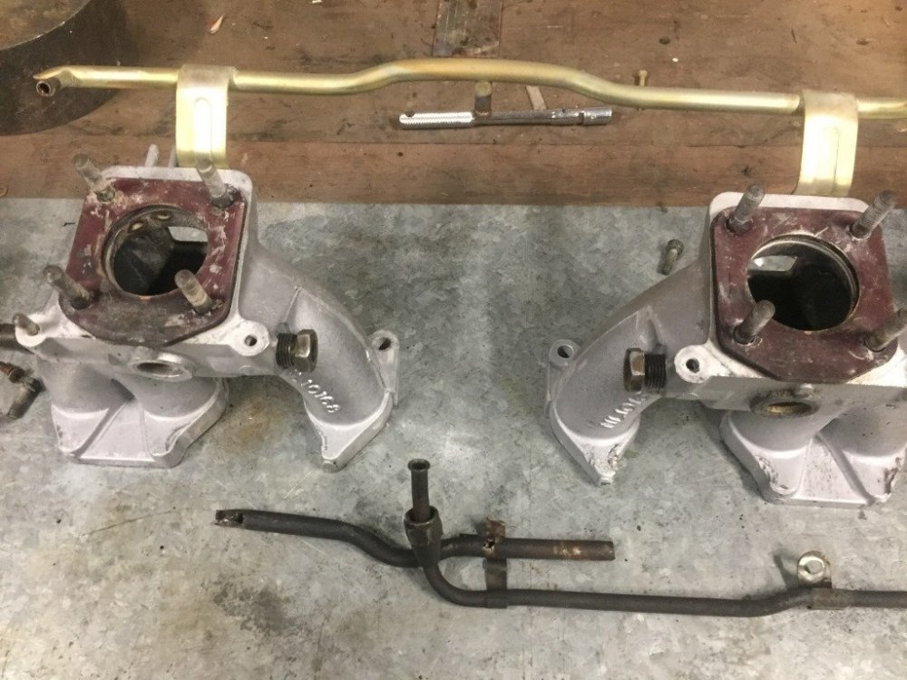 Carby Manifold and Joiner Tube.jpg