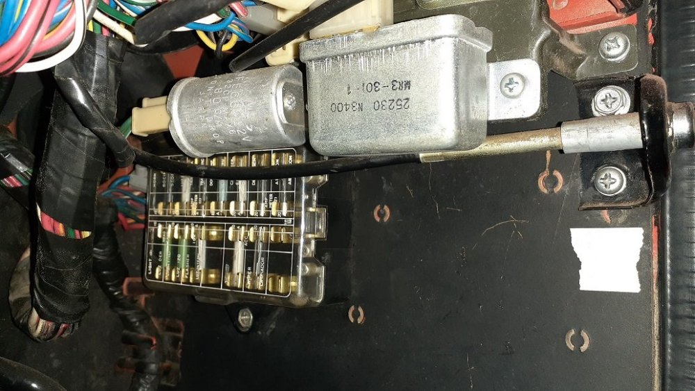260Z under dash RH.jpg