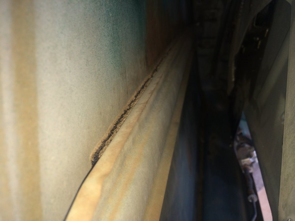 Insulator/anti drum material? Body work Auszcar