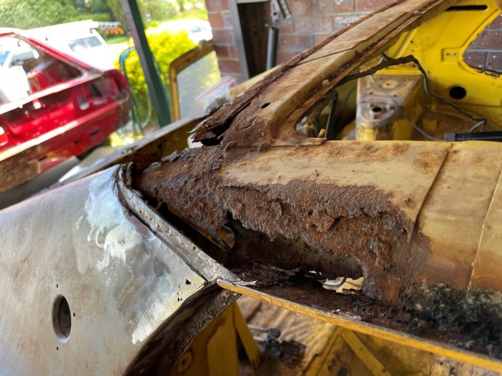 260z roof rust 4 - Copy.jpg